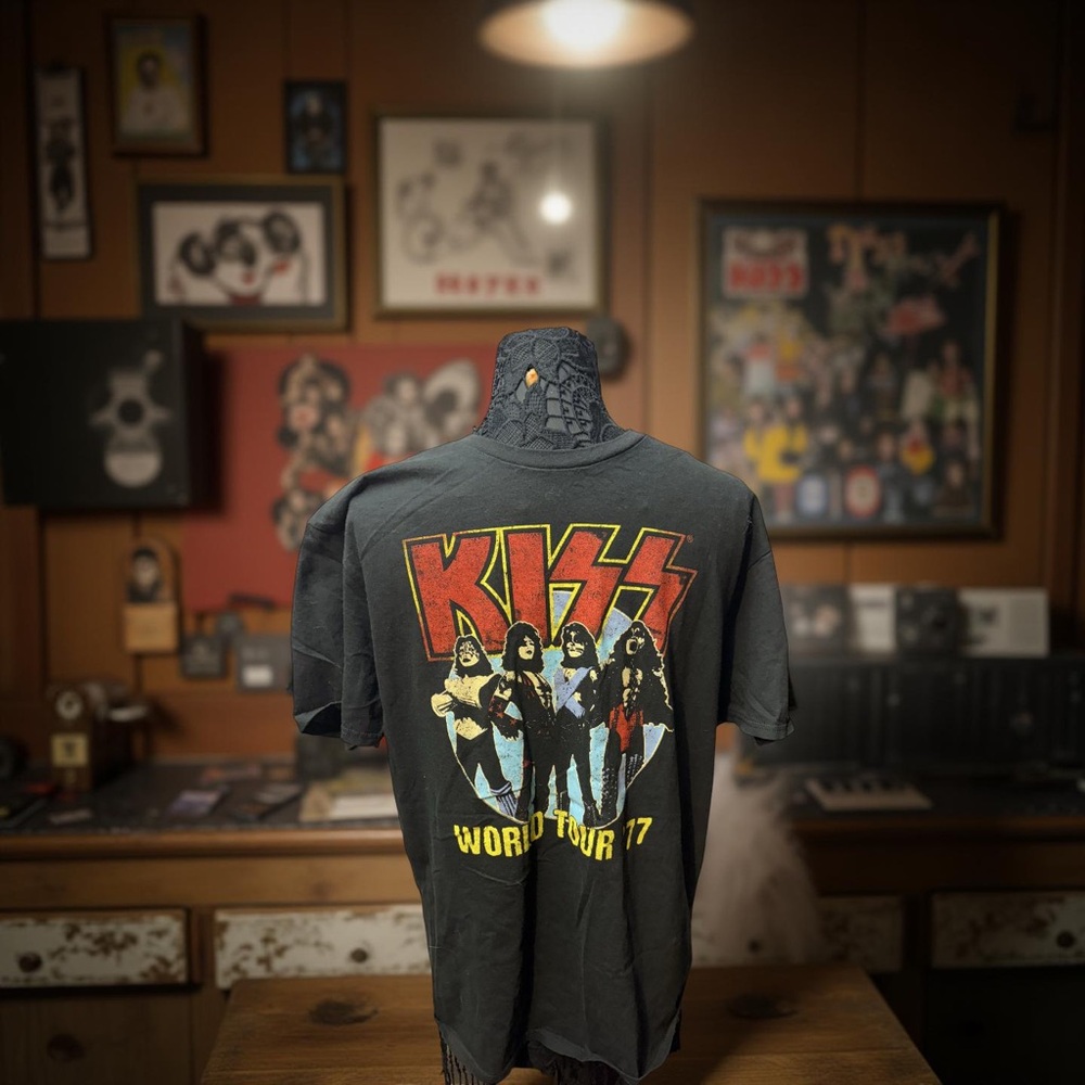 KISS World Tour '77Black T-Shirt